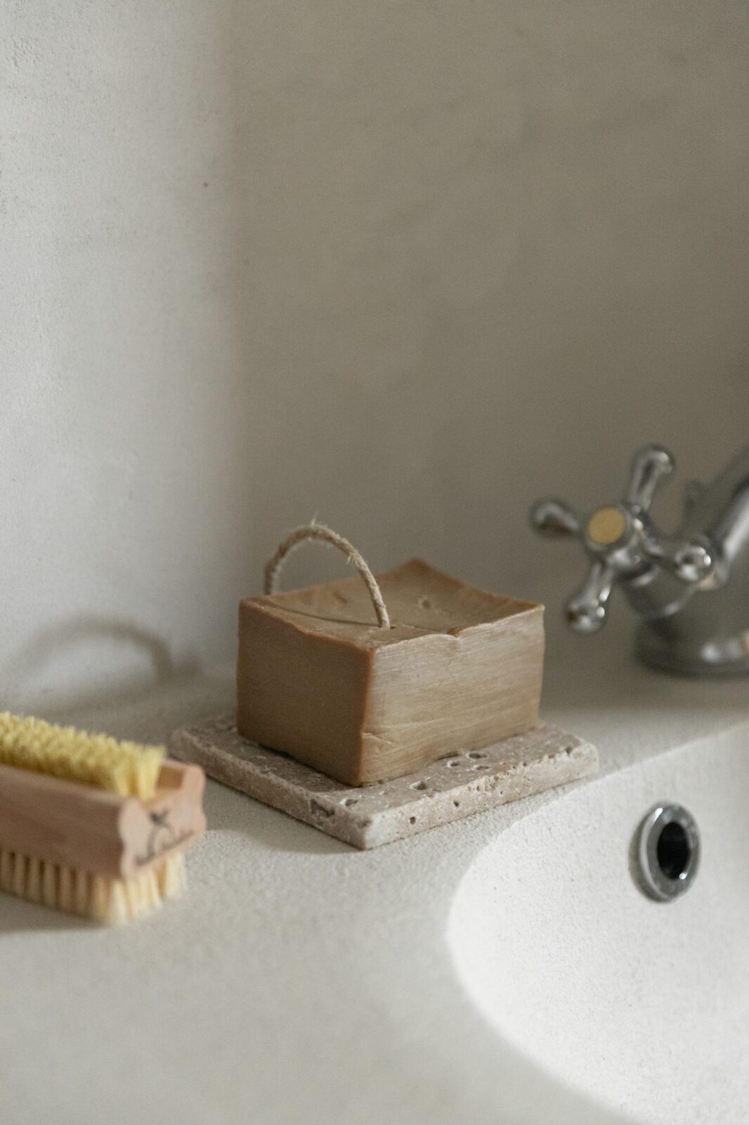 naturlig tvål, ekologisk hudvård, lagerbärsolja, zero waste badrum, aleppotvål